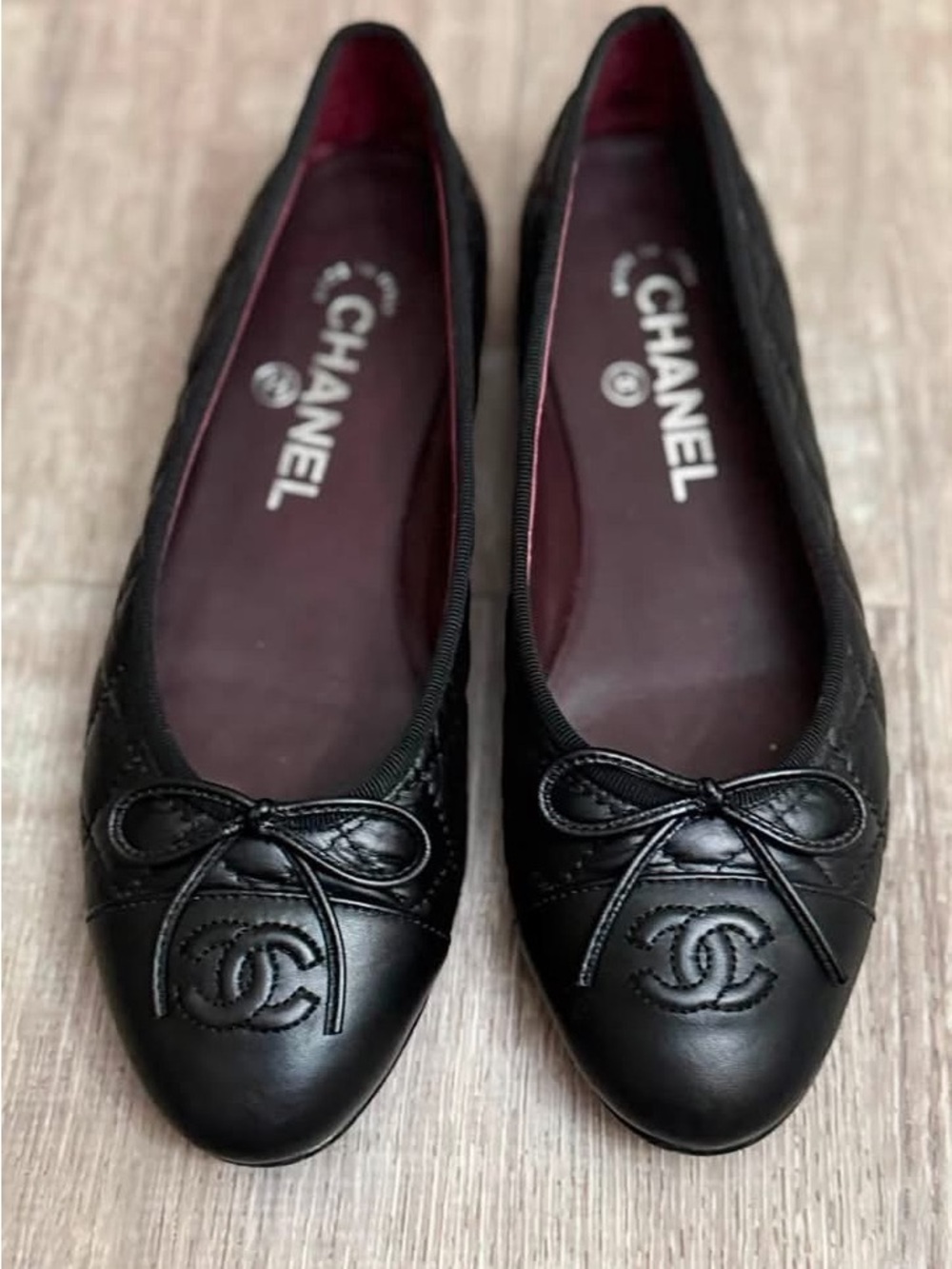 CHANEL Black Quilted Leather Ballet Flats with CC Medallion - Picture 2 of 7